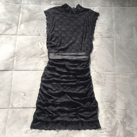 Forever 21 Dresses & Skirts - ♥️💋Lace Ruched Dress w Satin Sash💋♥️